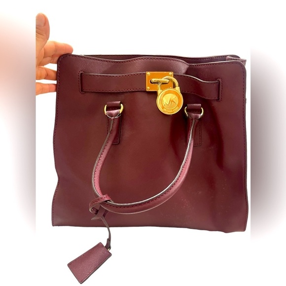 Michael Kors Handbags - 💛Michael Kors Leather Merlot color.